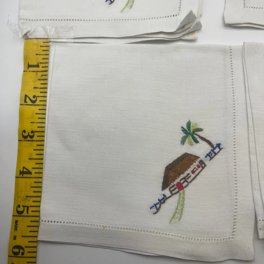 Vintage 50’s or 60’s Tropical Embroidered linen Napkins and 35” Table cloth